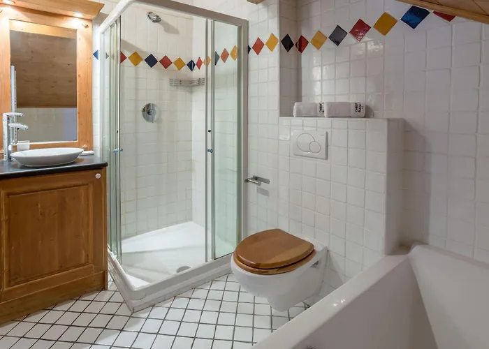 Apartment Vallet - Year *